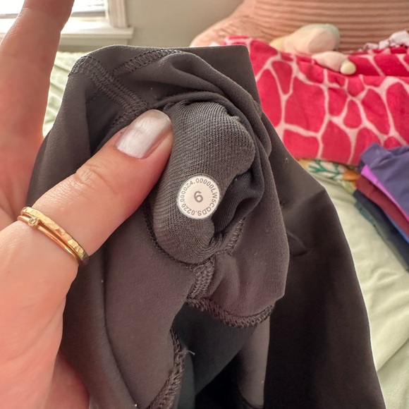 Lululemon Wunder Train 25” - Picture 2 of 3